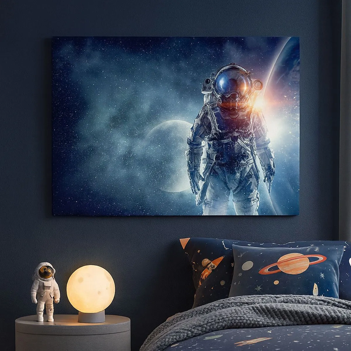 Lærredstryk - Billede på lærred - Astronaut på baggrund af rummet og planeten Jorden - 70x50cm - Et kosmisk eventyr - Moderne vægdekoration til stue og soveværelse ARTTOR