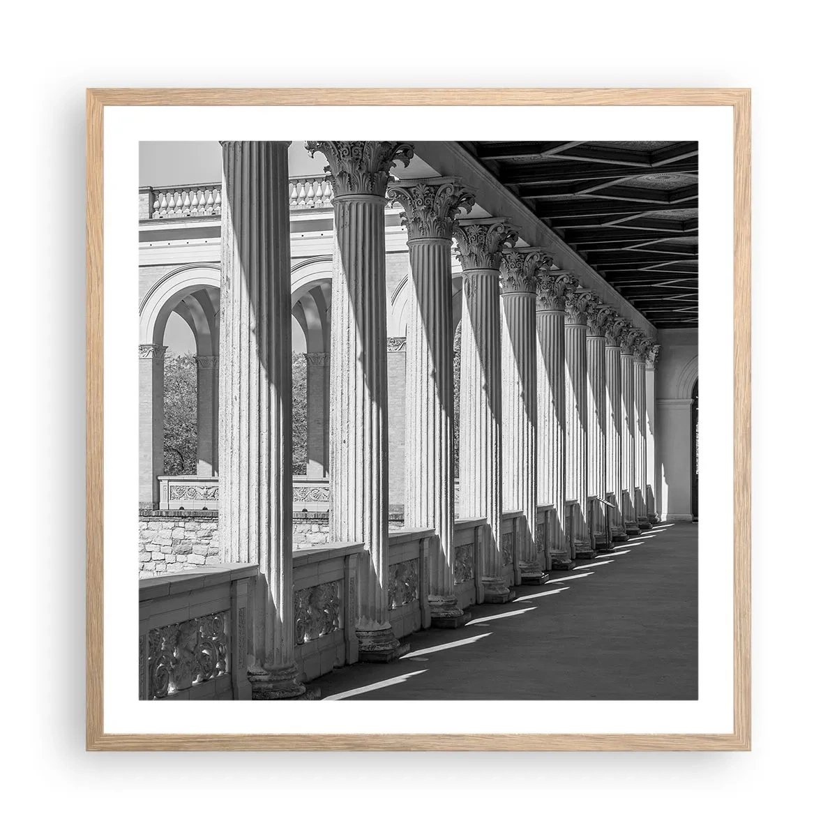 Plakat i ramme af lyst egetræ - Solrig arkade - 60x60 cm