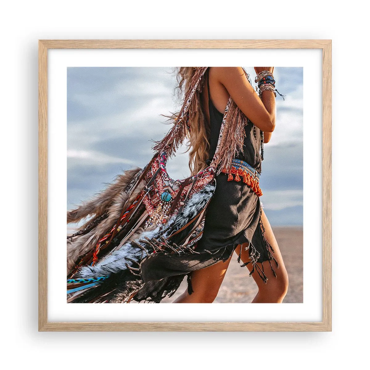 Plakat i ramme af lyst egetræ - Shamanens pige - 50x50 cm