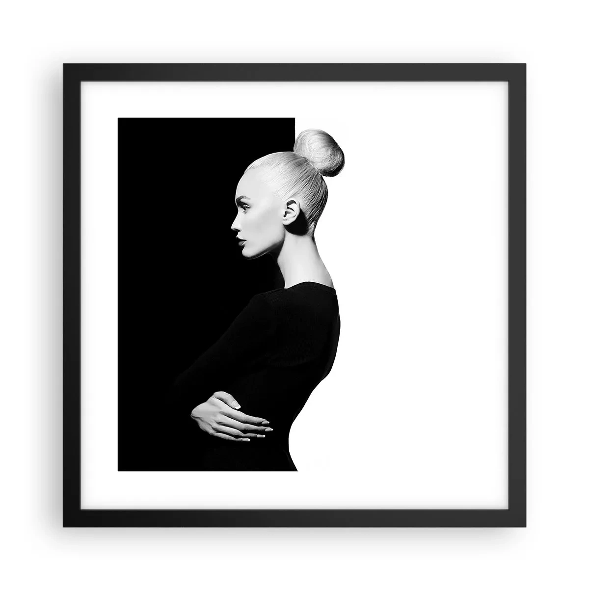 Plakat i sort ramme - Blot en kvinde - 40x40 cm