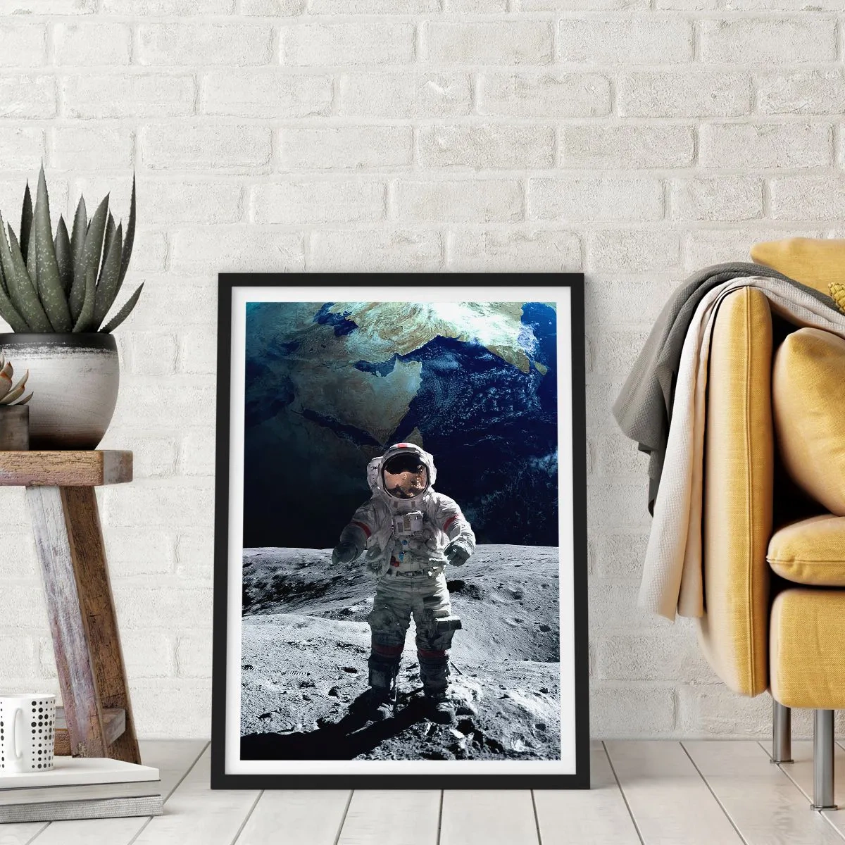 Plakat i sort ramme - Astronaut på månens overflade - 50x70cm - Hilsner fra månen - Moderne vægdekoration til stue og soveværelse ARTTOR