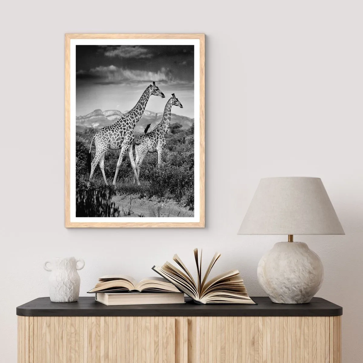 Plakat i ramme af lyst egetræ - Afrikas overklasse - 50x70 cm