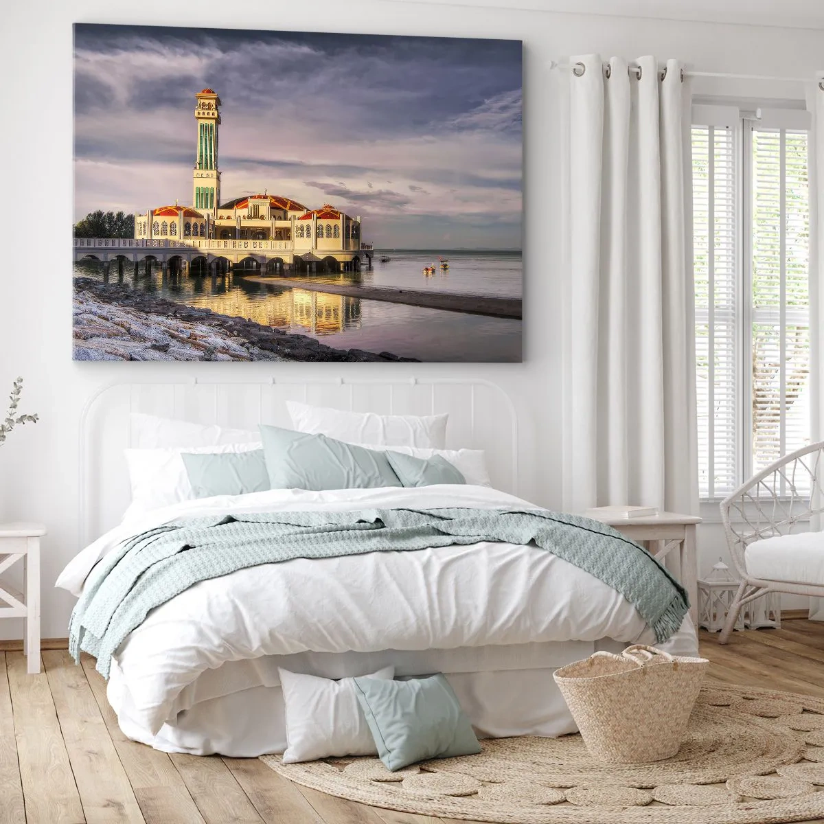 Lærredstryk - Billede på lærred - En imponerende bygning med en minaret ved vandet omgivet af et fredeligt landskab - 70x50cm - Naturens tempel - Moderne vægdekoration til stue og soveværelse ARTTOR