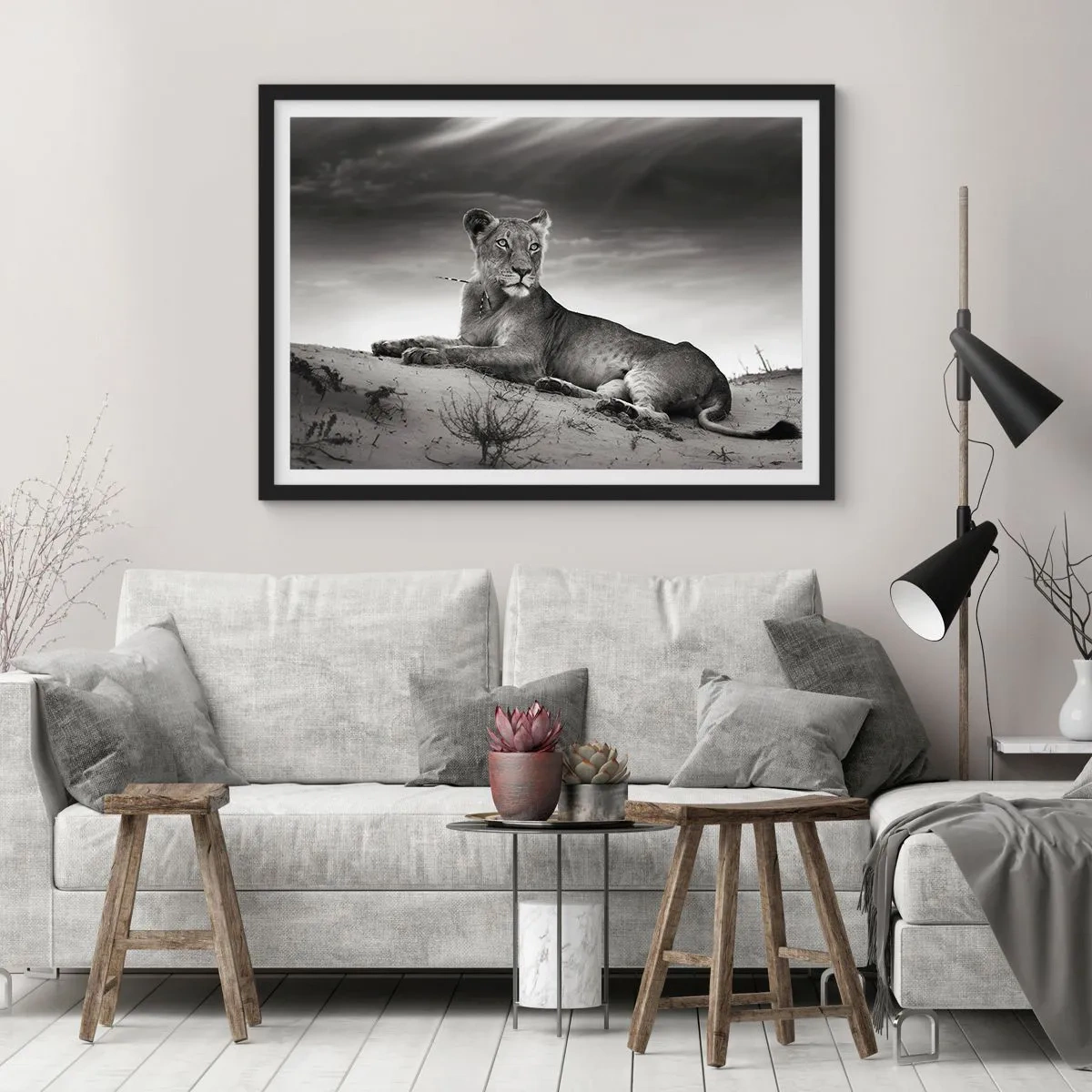 Plakat i sort ramme - Resten af ørkendronningen - 40x30 cm