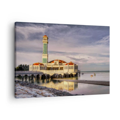 Lærredstryk - Billede på lærred - En imponerende bygning med en minaret ved vandet omgivet af et fredeligt landskab - 70x50cm - Naturens tempel - Moderne vægdekoration til stue og soveværelse ARTTOR