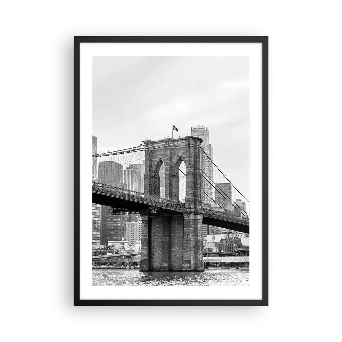 Plakat i sort ramme - Brooklyn Bridge i monokrom - 50x70cm - New York stemning - Moderne vægdekoration til stue og soveværelse ARTTOR