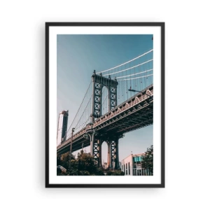 Plakat i sort ramme - En hængebro i en moderne by mod en blå himmel - 50x70cm - Over byens bølger - Moderne vægdekoration til stue og soveværelse ARTTOR