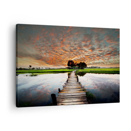 Lærredstryk - Billede på lærred - Træbro over vandet ved solnedgang - 70x50cm - Spred armene – træk vejret  - Moderne vægdekoration til stue og soveværelse ARTTOR