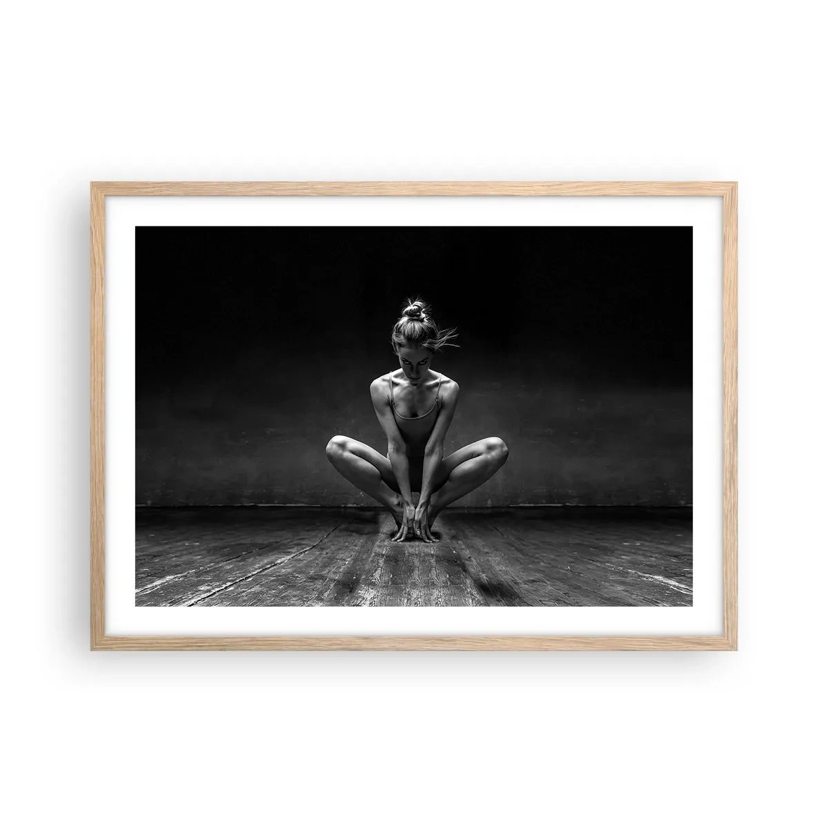 Plakat i ramme af lyst egetræ - Fokuseret danseenergi - 70x50 cm