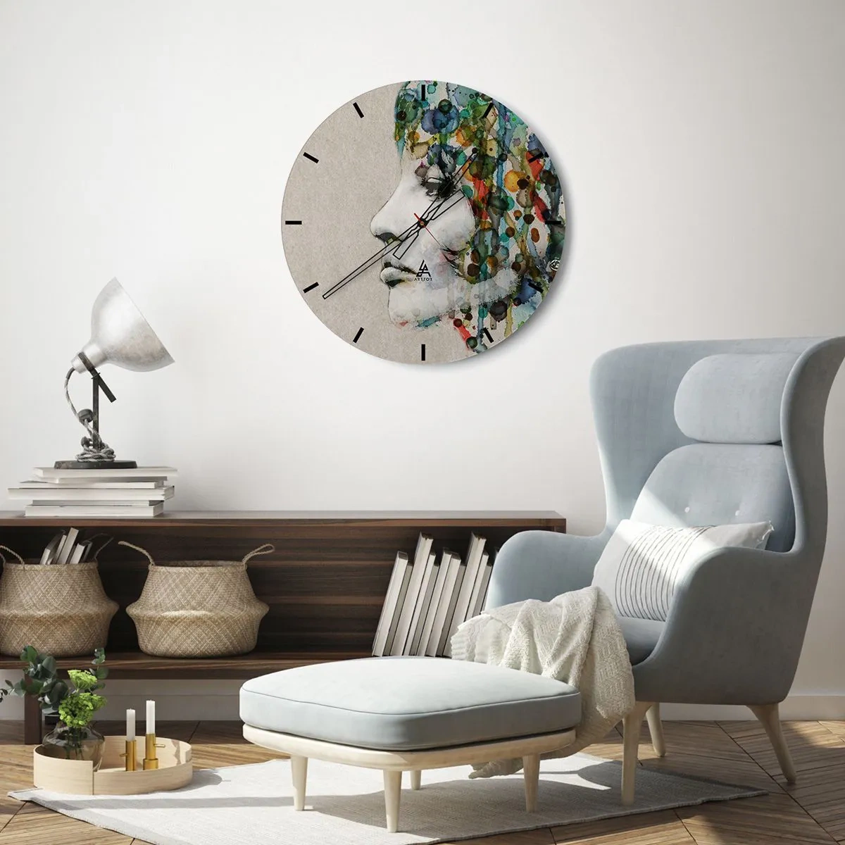 Vægur, Uret - Hun kom ud af den grå - 30x30 cm