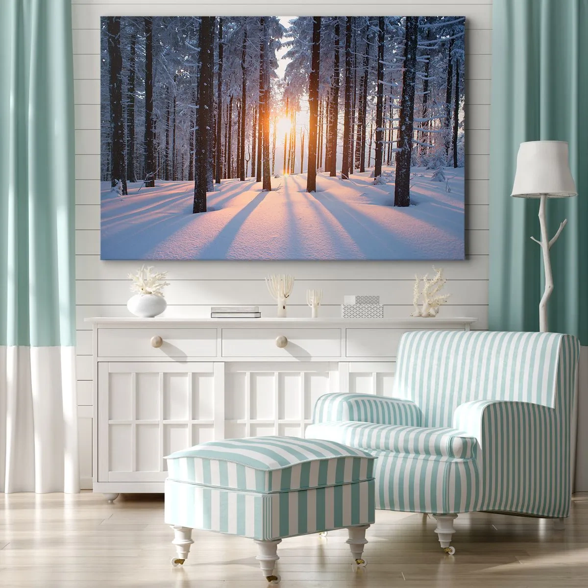 Lærredstryk - Billede på lærred - Vinterskov oplyst af solens stråler - 70x50cm - Klart i sort og hvidt - Moderne vægdekoration til stue og soveværelse ARTTOR