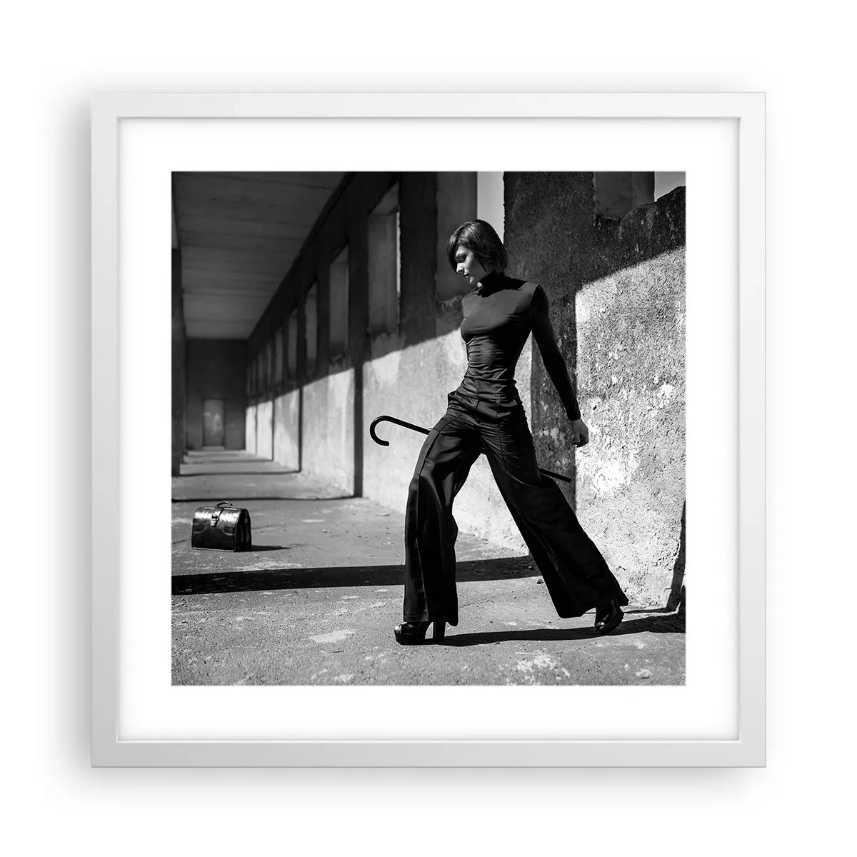 Plakat i hvid ramme - Byens elegance - 40x40 cm