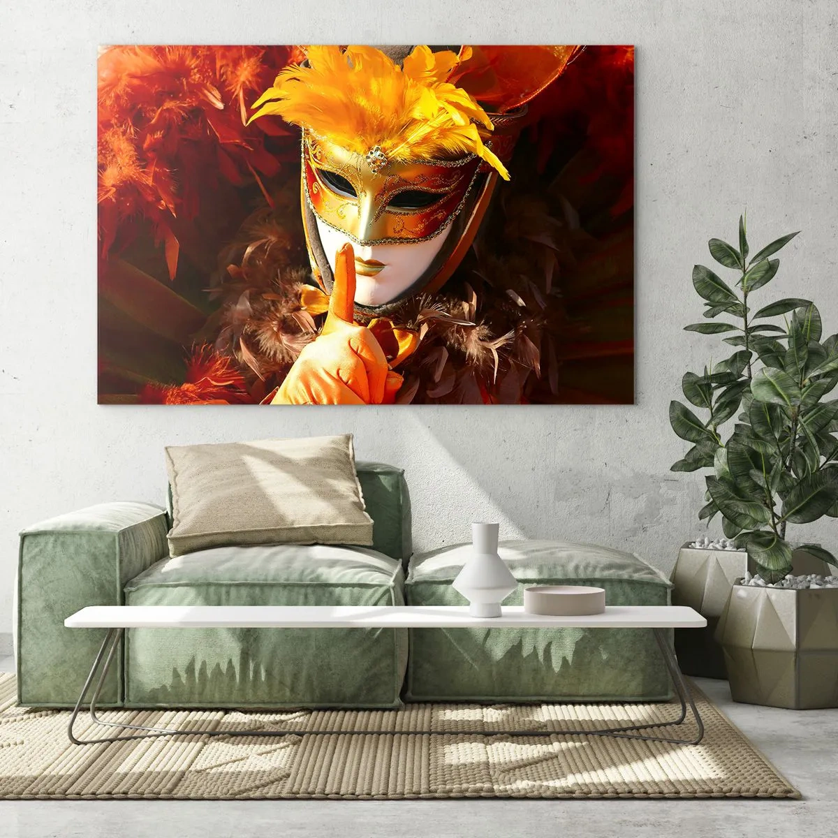 Billede på glas - En figur i en gylden maske med orange fjer - 70x50cm - Mystik er en del af spillet - Moderne vægdekoration til stue og soveværelse ARTTOR