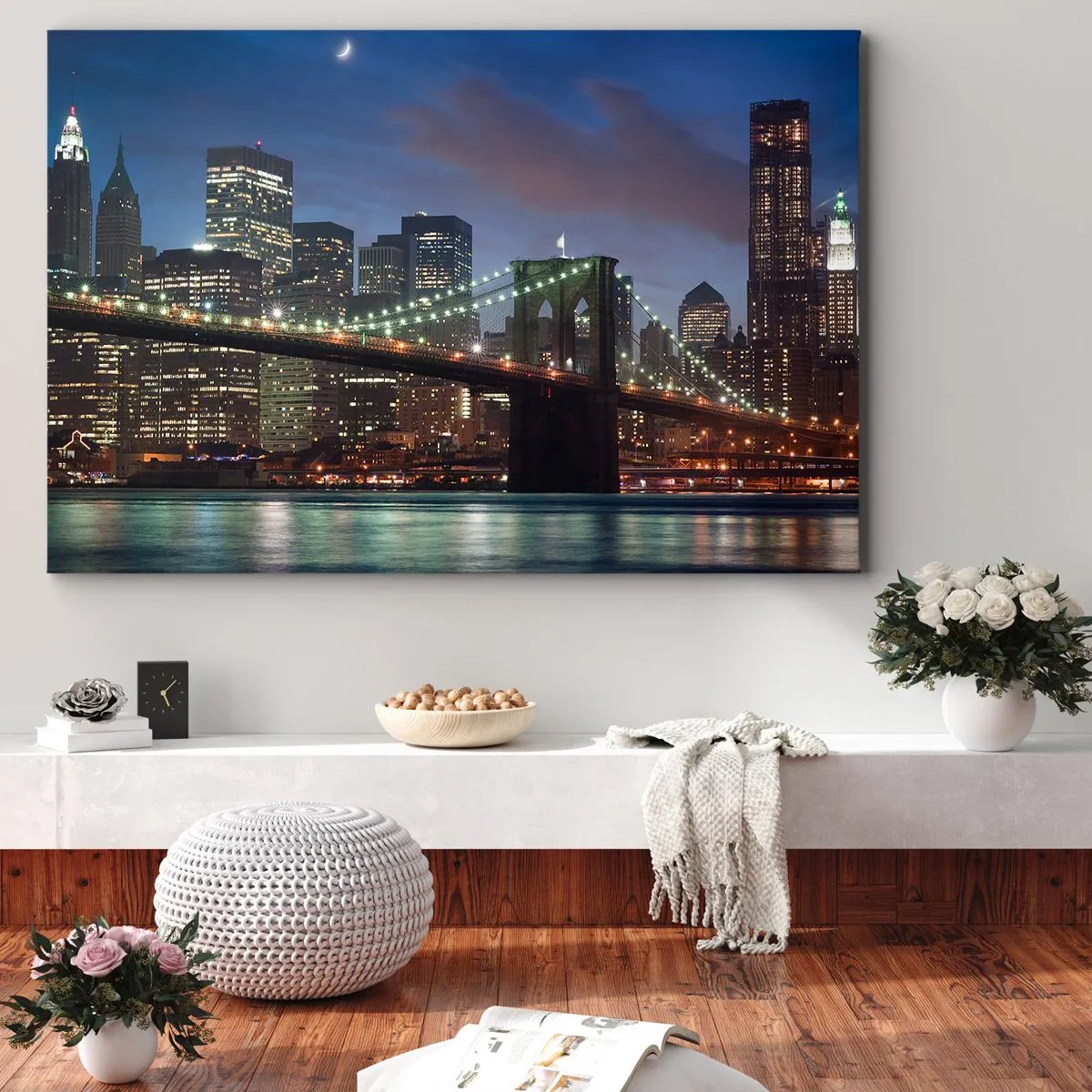 Lærredstryk - Billede på lærred - New York City Bridge om natten med oplyste bygninger - 70x50cm - Lys op om natten - Moderne vægdekoration til stue og soveværelse ARTTOR