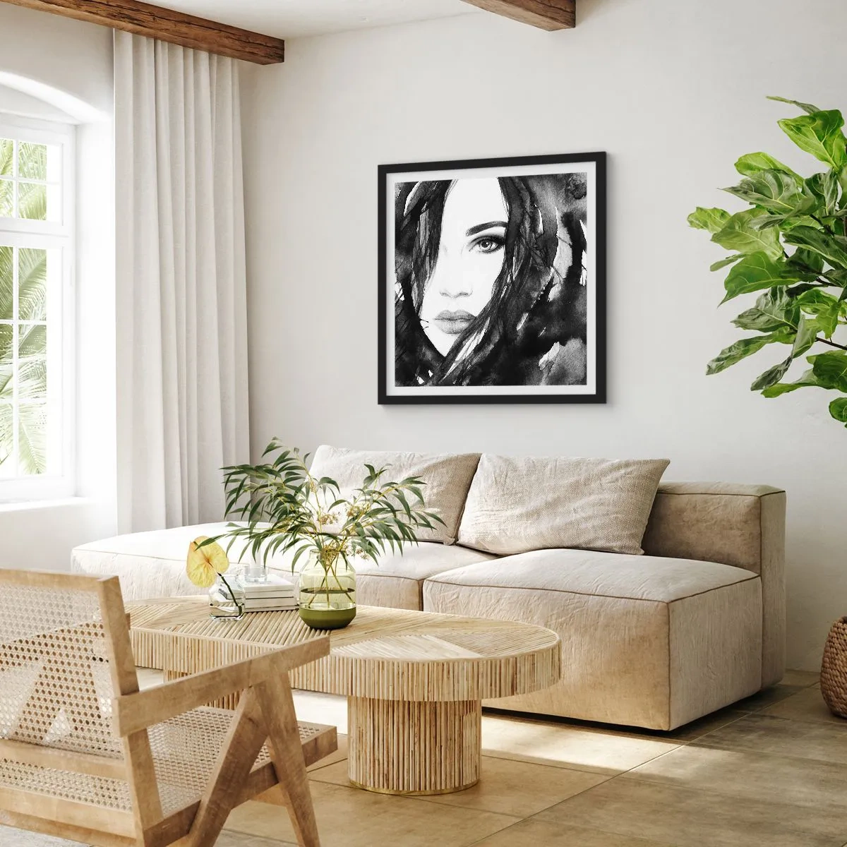 Plakat i sort ramme - Portræt af en dame i sort og hvidt - 30x30 cm