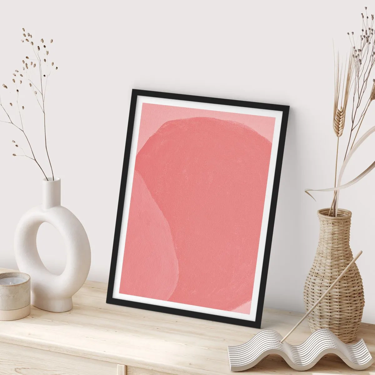 Plakat i sort ramme - Abstrakt komposition i lyserøde nuancer - 50x70cm - Organisk komposition i pink - Moderne vægdekoration til stue og soveværelse ARTTOR