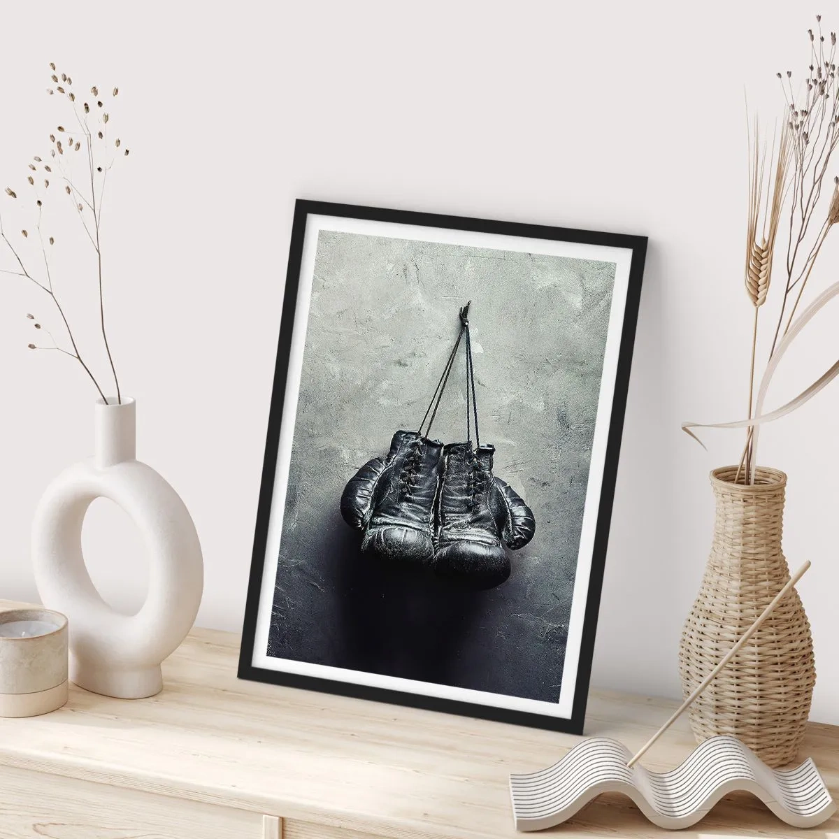 Plakat i sort ramme - En tid med kamp og en tid med fred - 40x50 cm