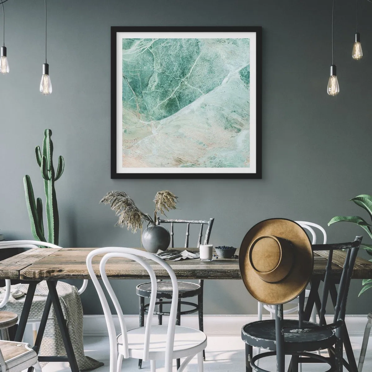 Plakat i sort ramme - Den ædle kølighed af sten - 40x40 cm