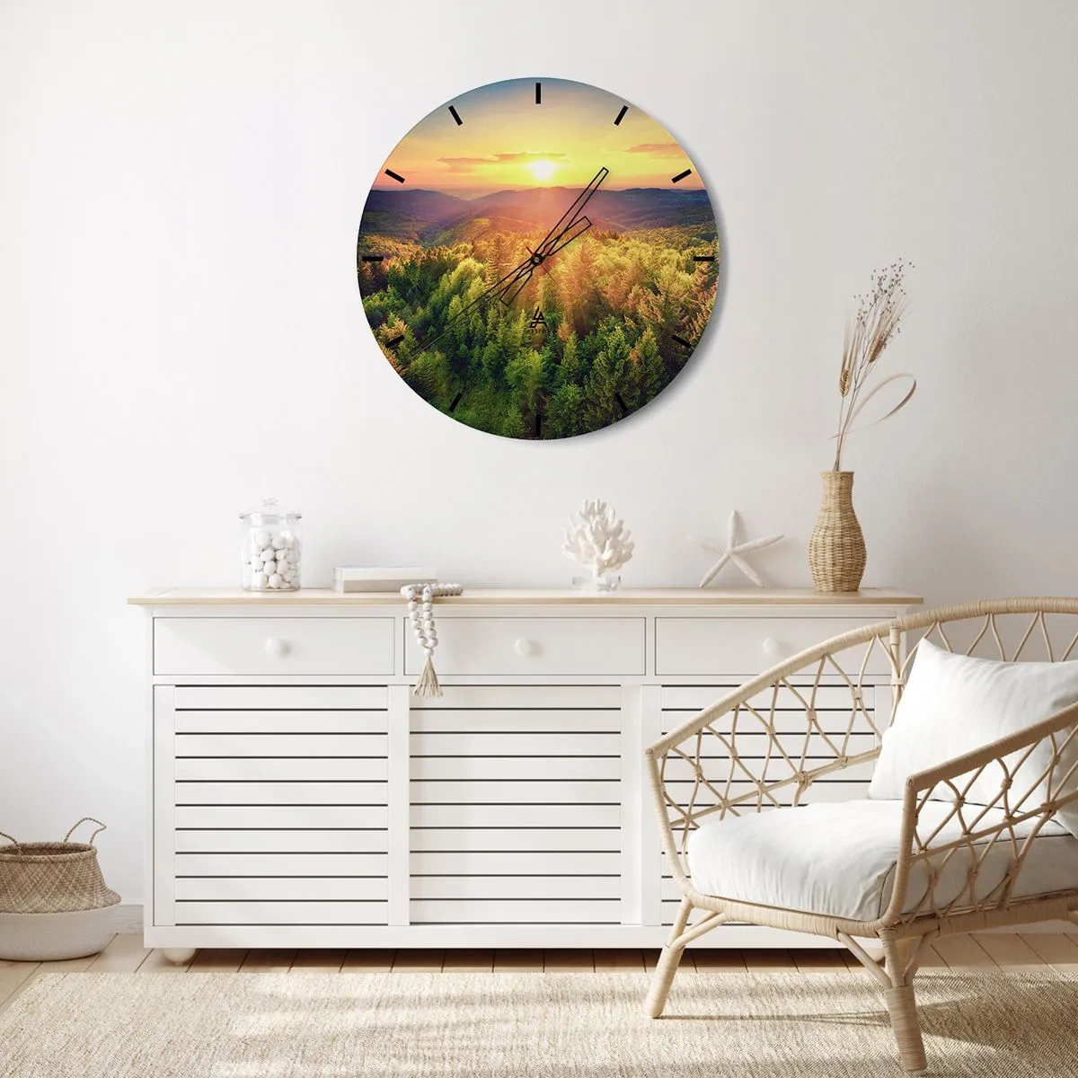 Vægur, Uret - Bjerglandskab med nedgående sol og skove - 30x30cm - Toppe og bjergtoppe - Moderne vægdekoration til stue, køkken og soveværelse ARTTOR