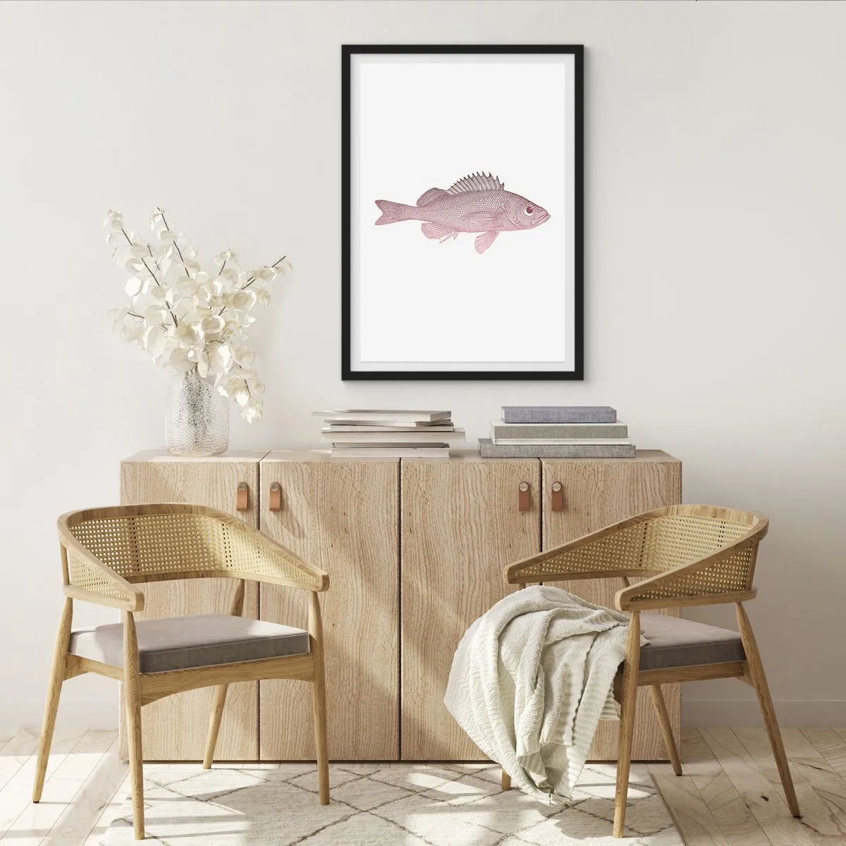 Plakat i sort ramme - Fiskegrafik på en hvid baggrund i minimalistisk stil - 50x70cm - Fisk med store øjne - Moderne vægdekoration til stue og soveværelse ARTTOR
