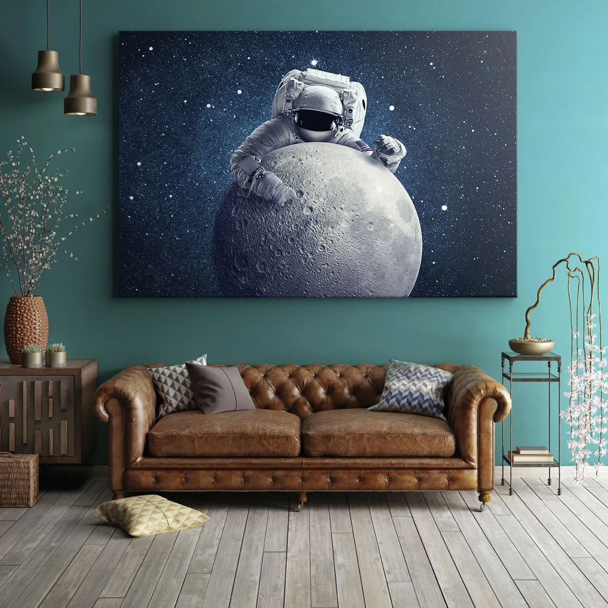 Lærredstryk - Billede på lærred - Astronaut holder månen mod en stjerneklar himmel - 70x50cm - Kosmisk spøgefugl - Moderne vægdekoration til stue og soveværelse ARTTOR