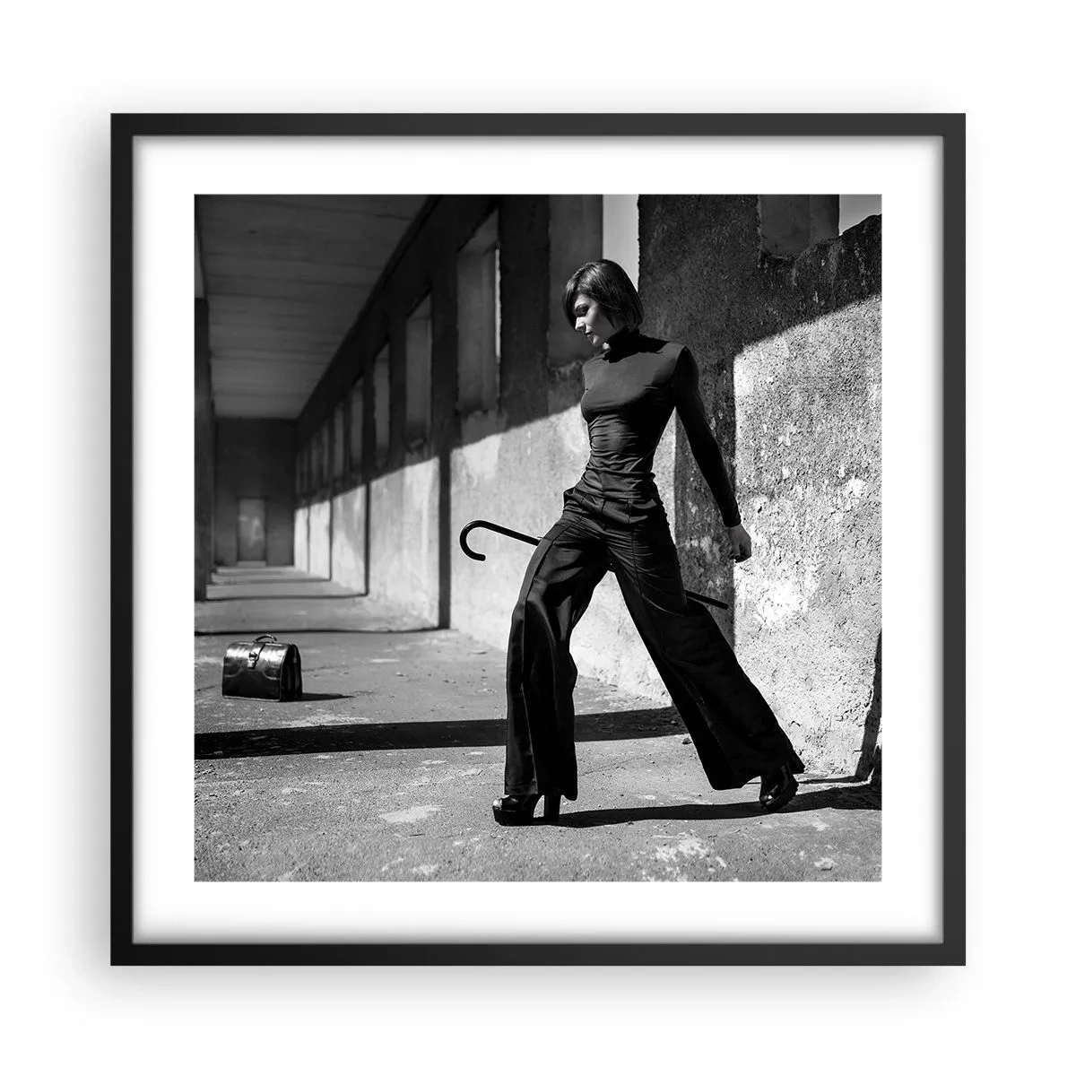 Plakat i sort ramme - Byens elegance - 50x50 cm
