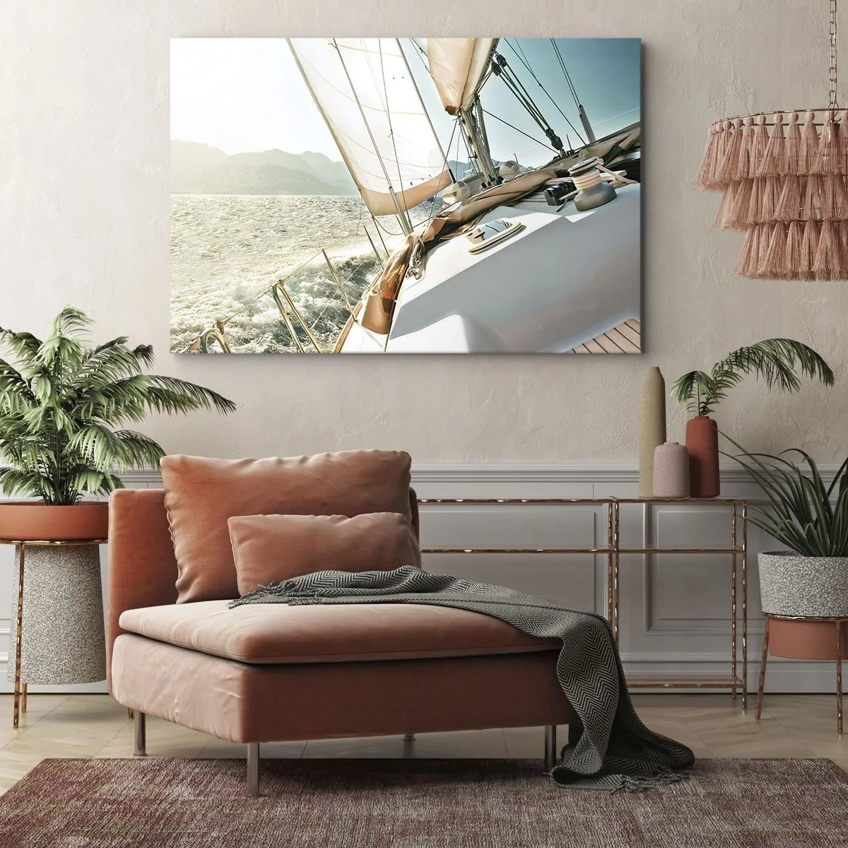 Lærredstryk - Billede på lærred - En yacht på åbent hav med udsigt over bjergene - 70x50cm - Under fulde sejl - Moderne vægdekoration til stue og soveværelse ARTTOR