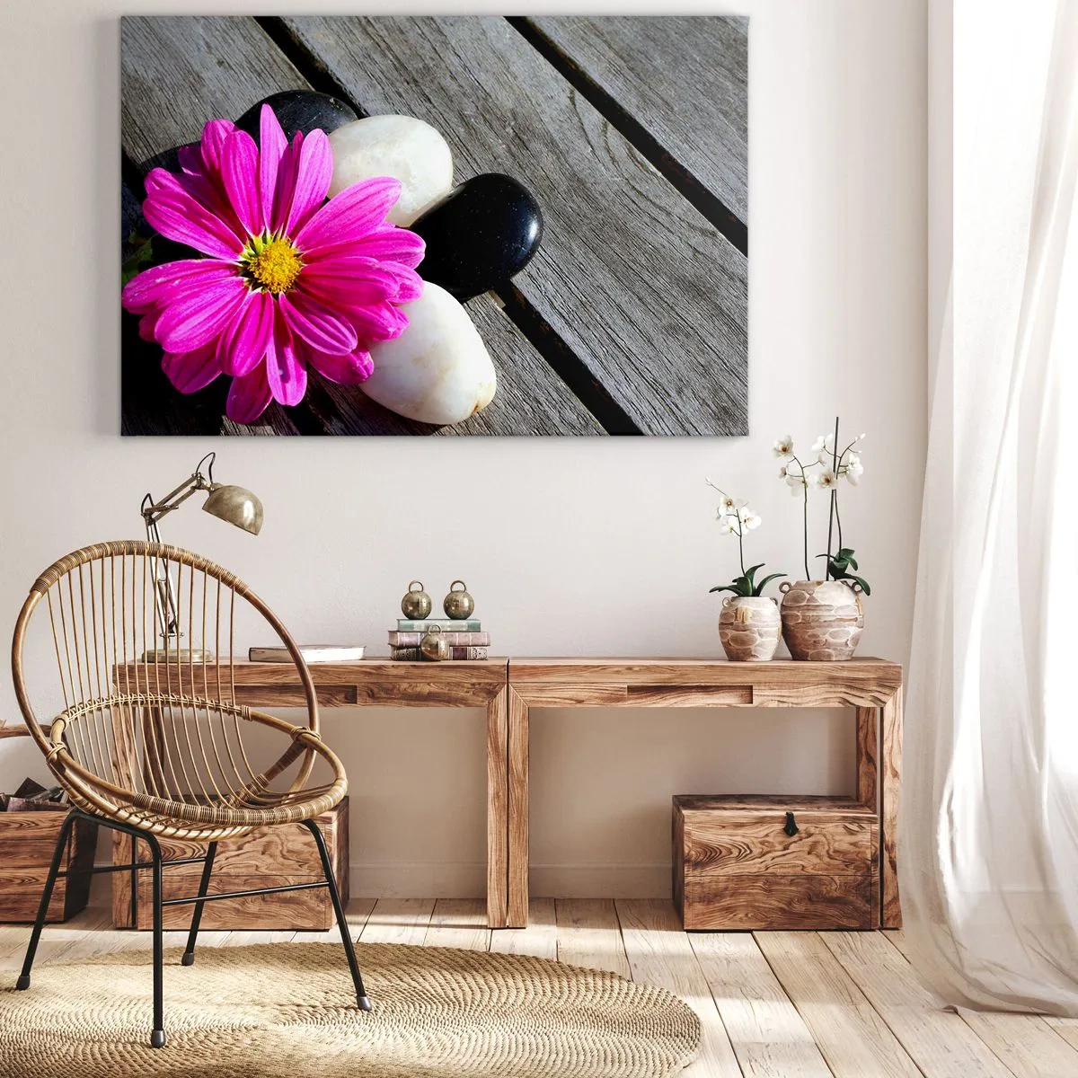 Lærredstryk - Billede på lærred - Lyserød blomst på en baggrund af træplader med sten - 70x50cm - Hvil på molen - Moderne vægdekoration til stue og soveværelse ARTTOR