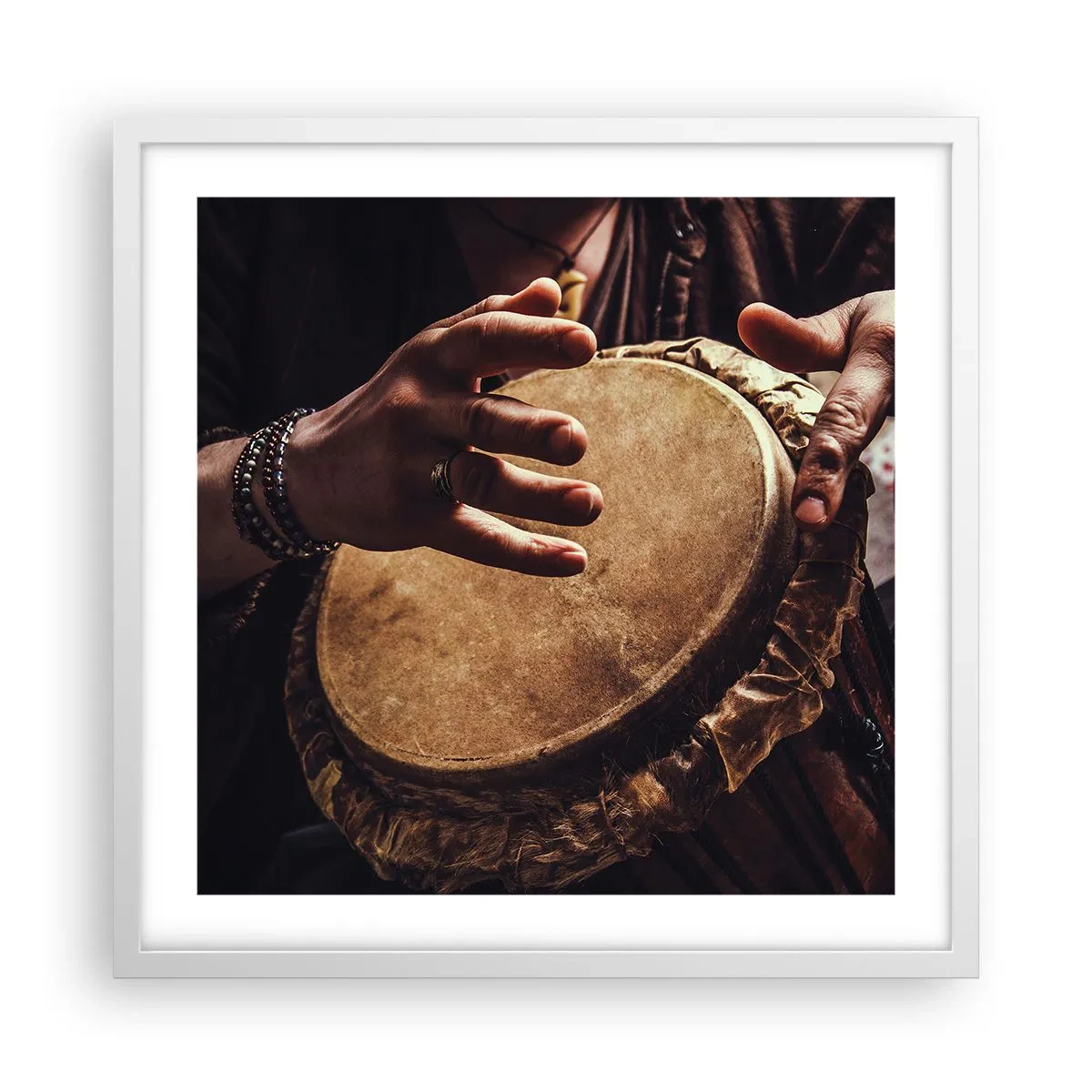 Plakat i hvid ramme - I hjertets rytme - 50x50 cm