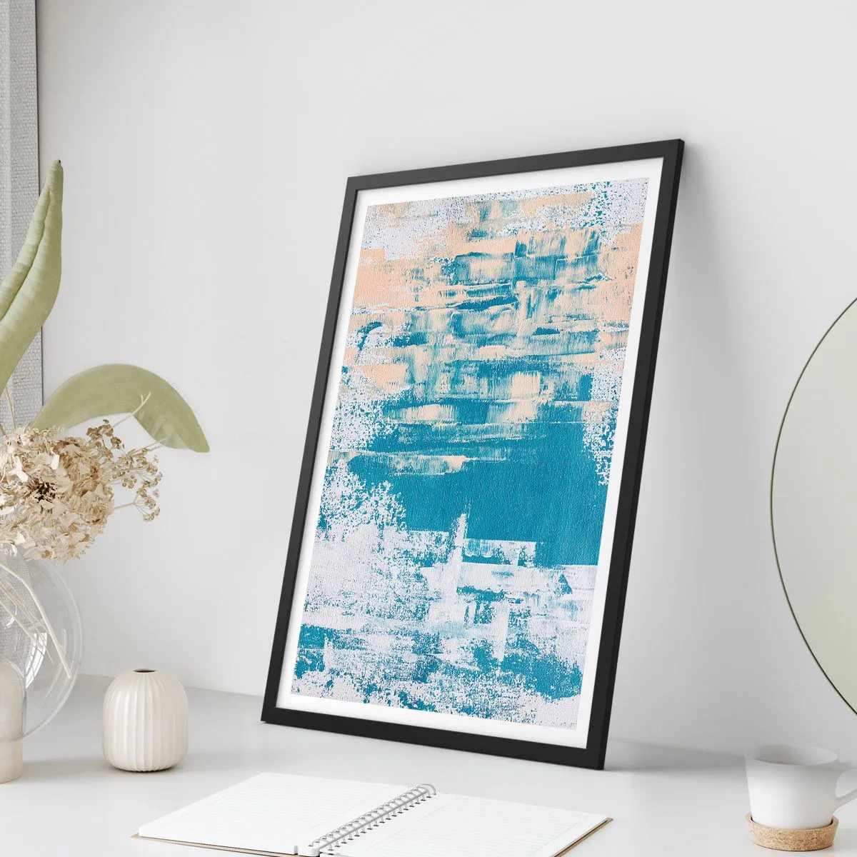 Plakat i sort ramme - Abstrakt tekstur i nuancer af blå og beige - 50x70cm - Gennem istappen - Moderne vægdekoration til stue og soveværelse ARTTOR
