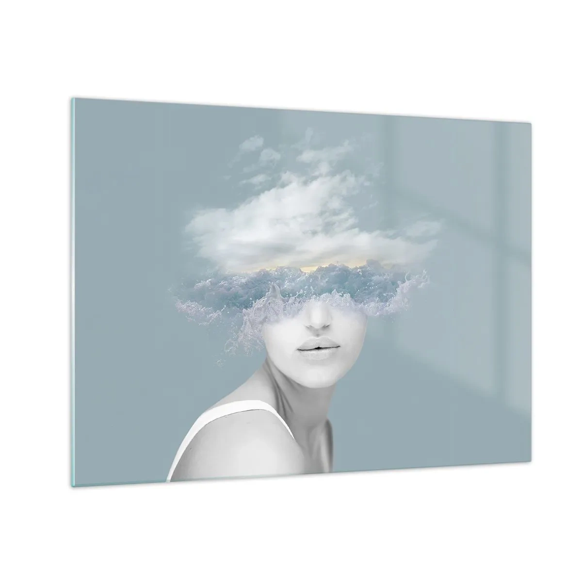 Billede på glas - En kvindes ansigt smelter sammen med himlen og skyerne i et surrealistisk syn. - 70x50cm - Med hovedet i skyerne - Moderne vægdekoration til stue og soveværelse ARTTOR
