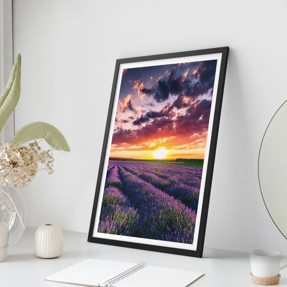 Plakat i sort ramme - Lavendelverden - 40x50 cm