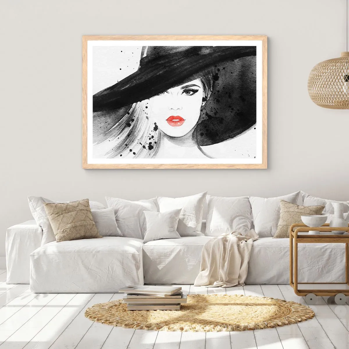 Plakat i ramme af lyst egetræ - Dame i sort - 50x40 cm