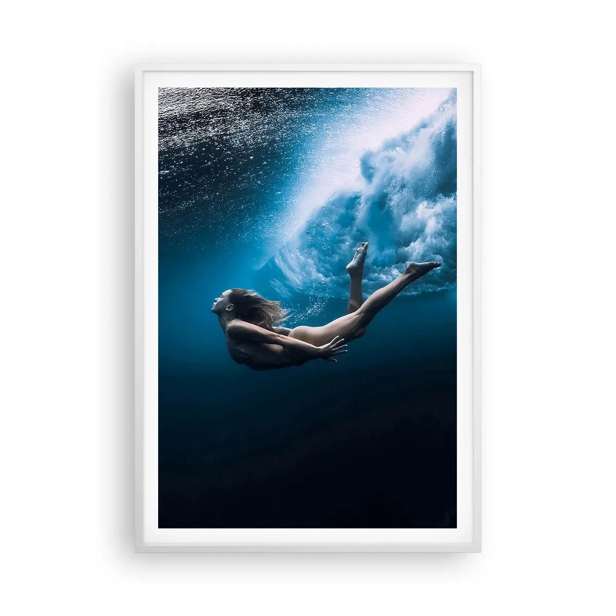 Plakat i hvid ramme - Den moderne havfrue - 70x100 cm