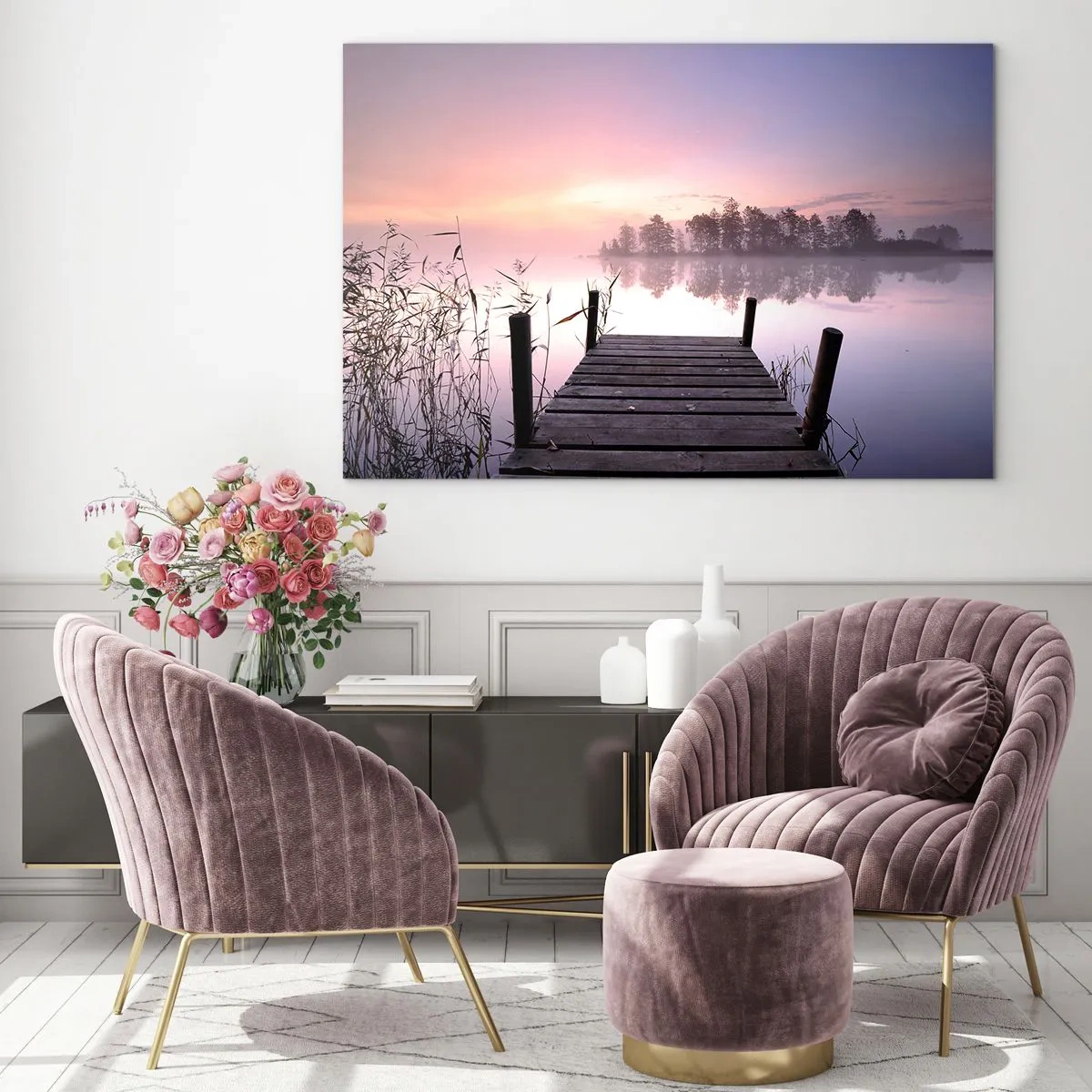 Billede på glas - En mole ved solopgang over en rolig sø - 70x50cm - Ud af den lilla tåge... - Moderne vægdekoration til stue og soveværelse ARTTOR