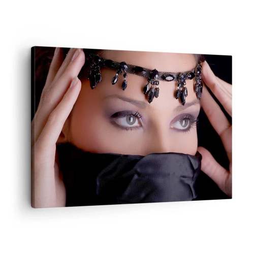 Lærredstryk - Billede på lærred - Portræt af en kvinde med dekorative smykker mod en sort baggrund - 70x50cm - Orientalsk fristende mysterium - Moderne vægdekoration til stue og soveværelse ARTTOR