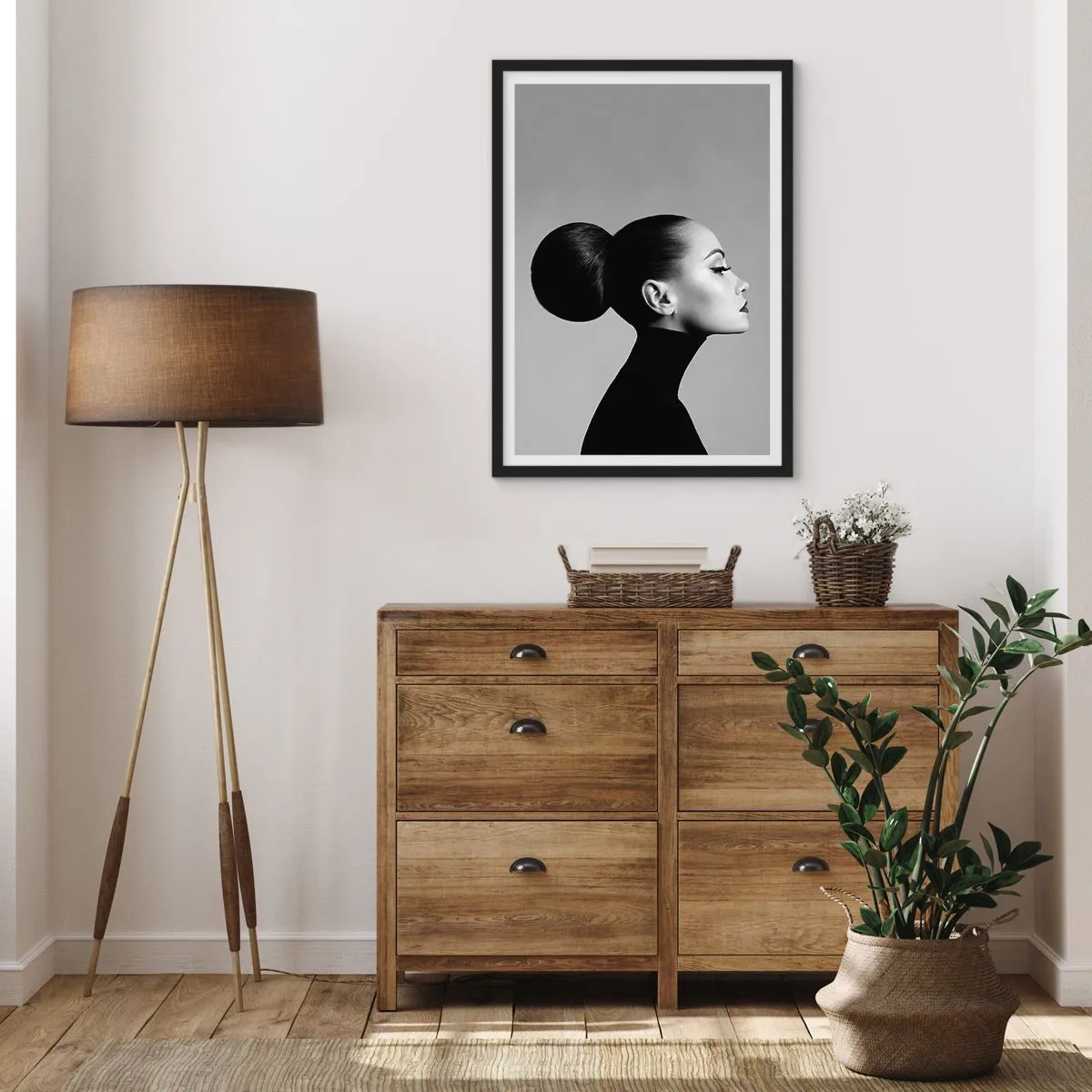 Plakat i sort ramme - Profil af en kvinde i sort og hvid med elegant håropsætning - 50x70cm - Moderne Nefretete - Moderne vægdekoration til stue og soveværelse ARTTOR