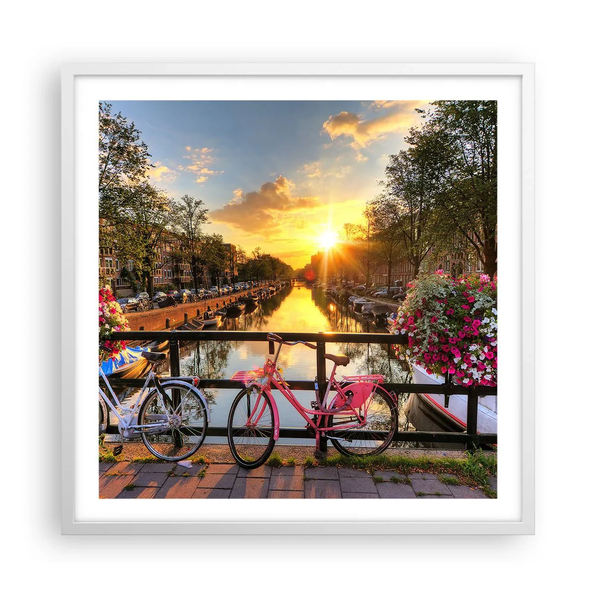 Plakat i hvid ramme - Forårsmorgen i Amsterdam - 60x60 cm