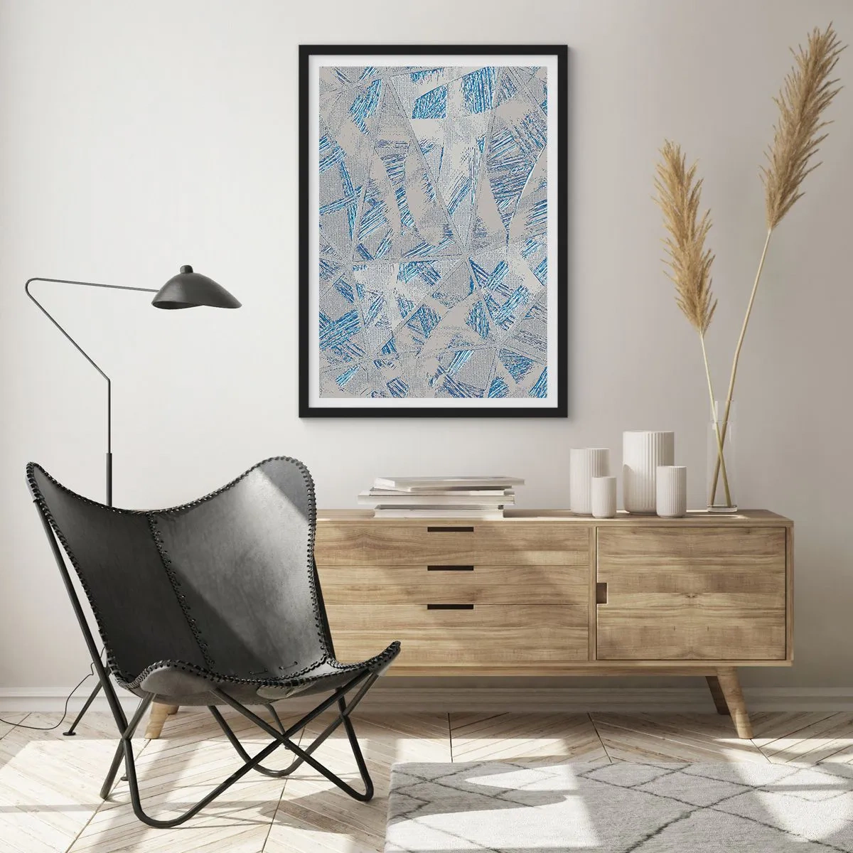Plakat i sort ramme - Geometrisk abstraktion i nuancer af blå og grå - 50x70cm - I en gråblå labyrint - Moderne vægdekoration til stue og soveværelse ARTTOR