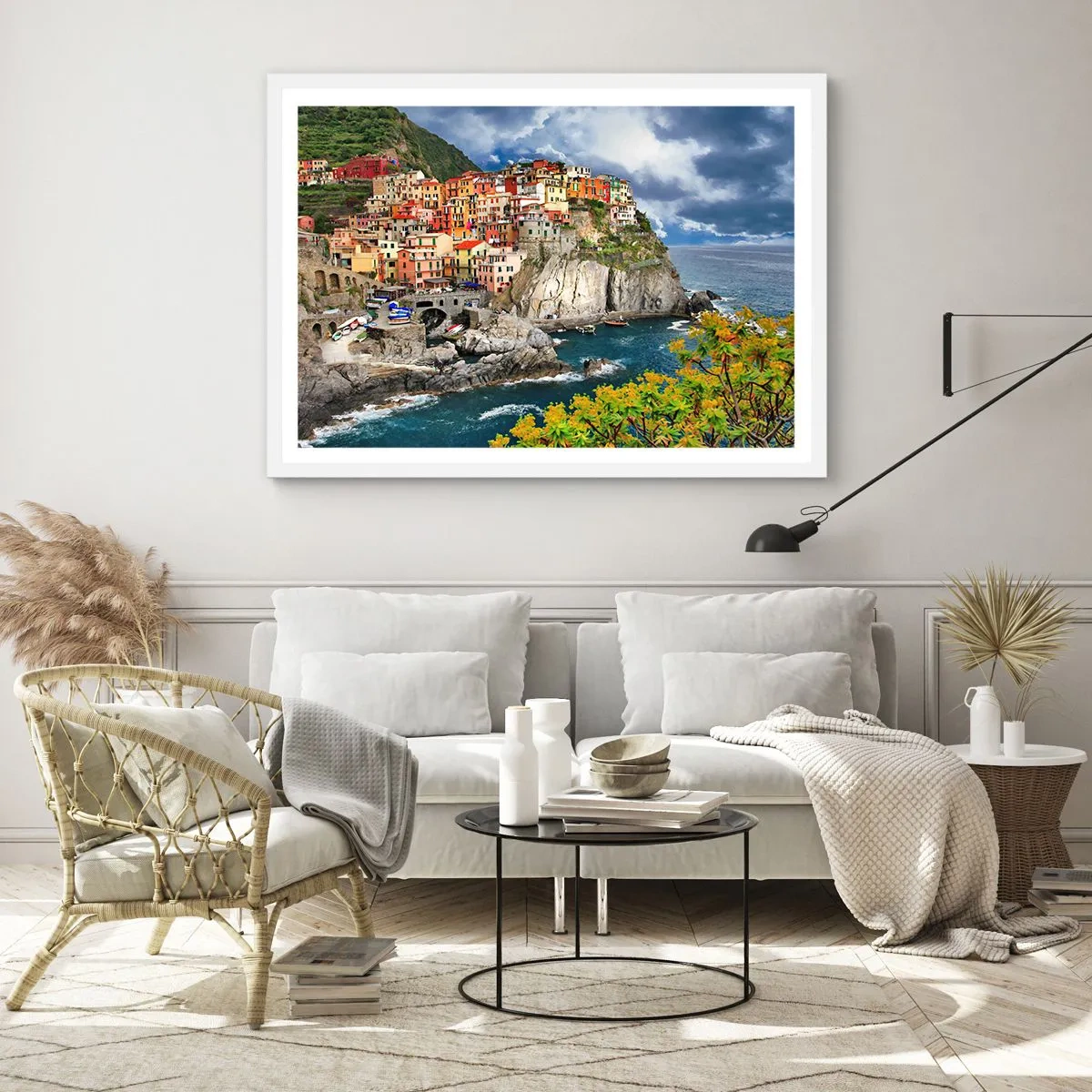 Plakat i hvid ramme - En klynge klæber sig til klipperne - 100x70 cm