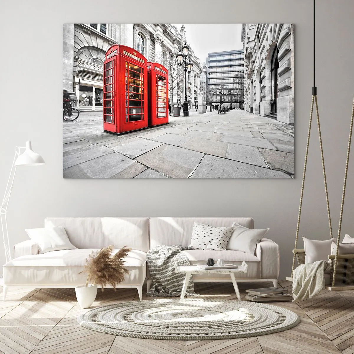 Billede på glas - Røde telefonbokse på baggrund af en bygade - 70x50cm - Welcome to London - Moderne vægdekoration til stue og soveværelse ARTTOR