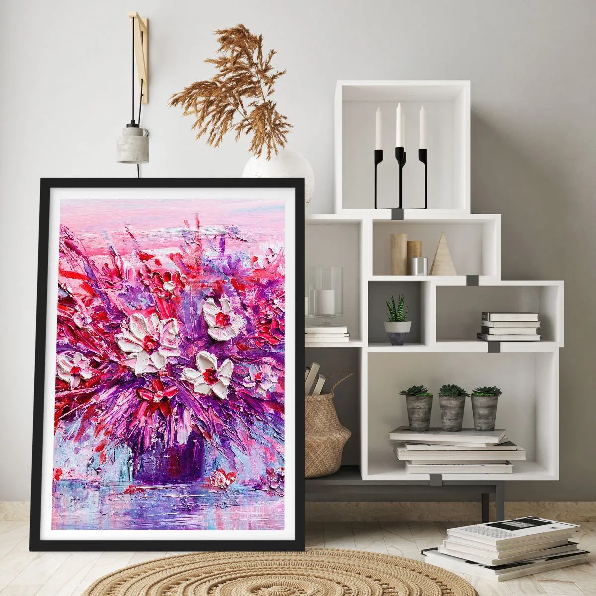Plakat i sort ramme - En buket blomster i nuancer af lyserød, lilla og hvid - 50x70cm - Uskyld og lidenskab  - Moderne vægdekoration til stue og soveværelse ARTTOR