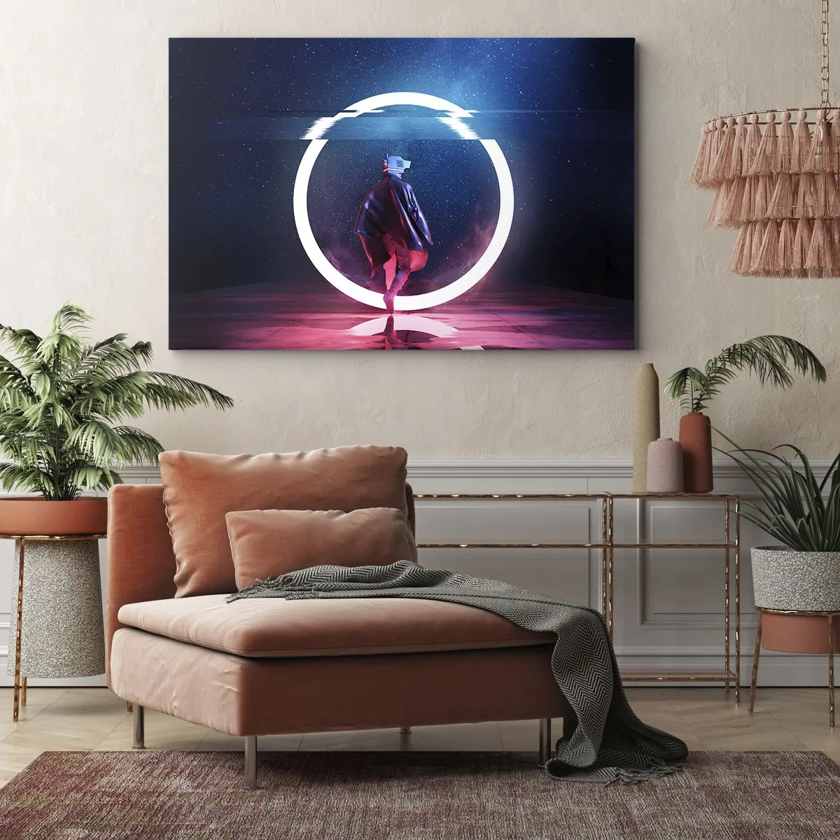 Lærredstryk - Billede på lærred - En figur i et futuristisk miljø med en neoncirkel - 70x50cm - Mellem verdener - Moderne vægdekoration til stue og soveværelse ARTTOR