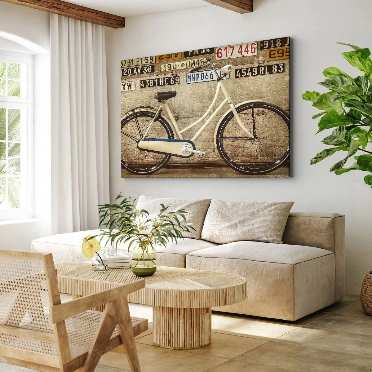 Lærredstryk - Billede på lærred - En retro cykel mod en væg dekoreret med nummerplader - 70x50cm - Ingen komplekser - Moderne vægdekoration til stue og soveværelse ARTTOR