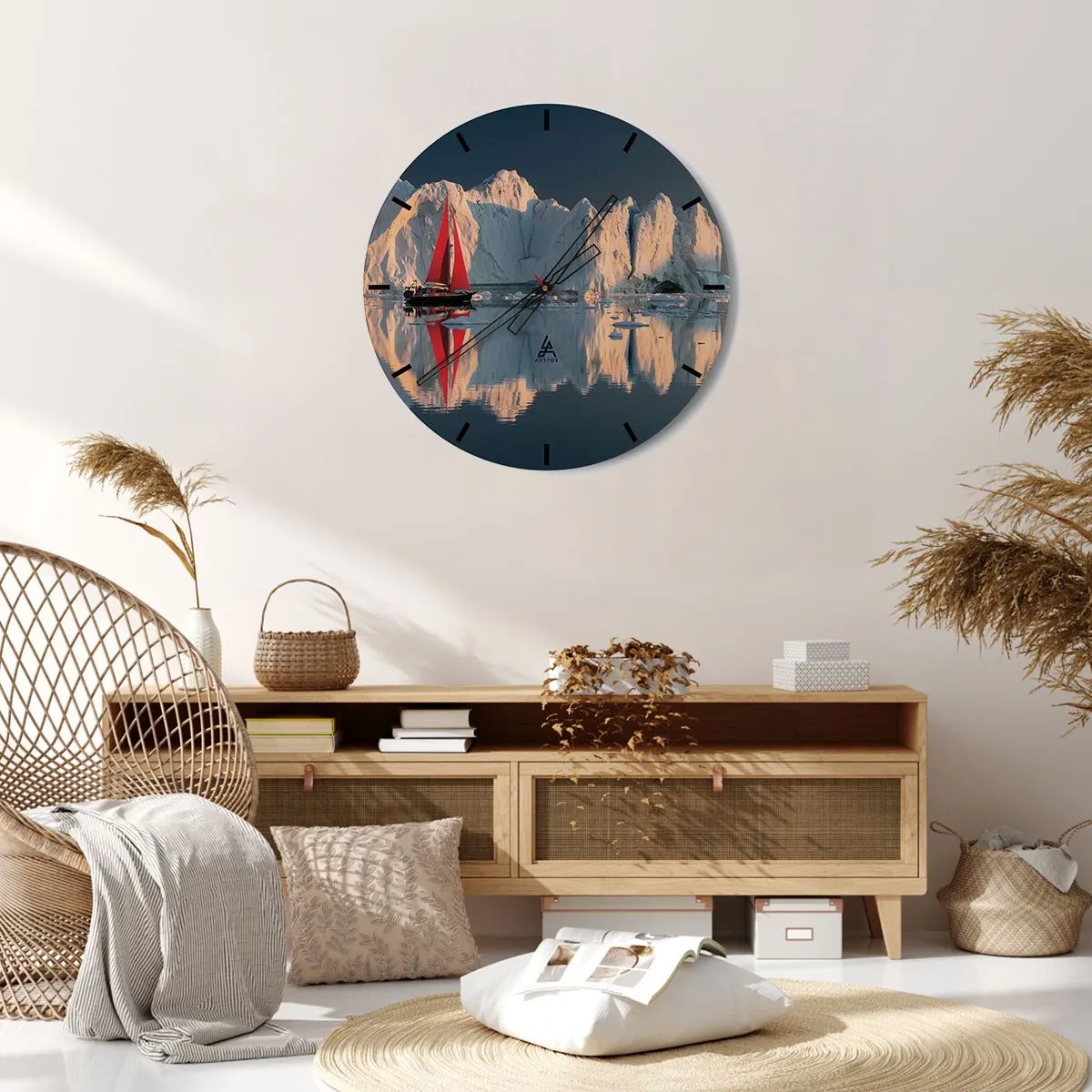 Vægur, Uret - En sejlbåd med røde sejl mod en baggrund af isbjerge - 30x30cm - På kanten af verden - Moderne vægdekoration til stue, køkken og soveværelse ARTTOR