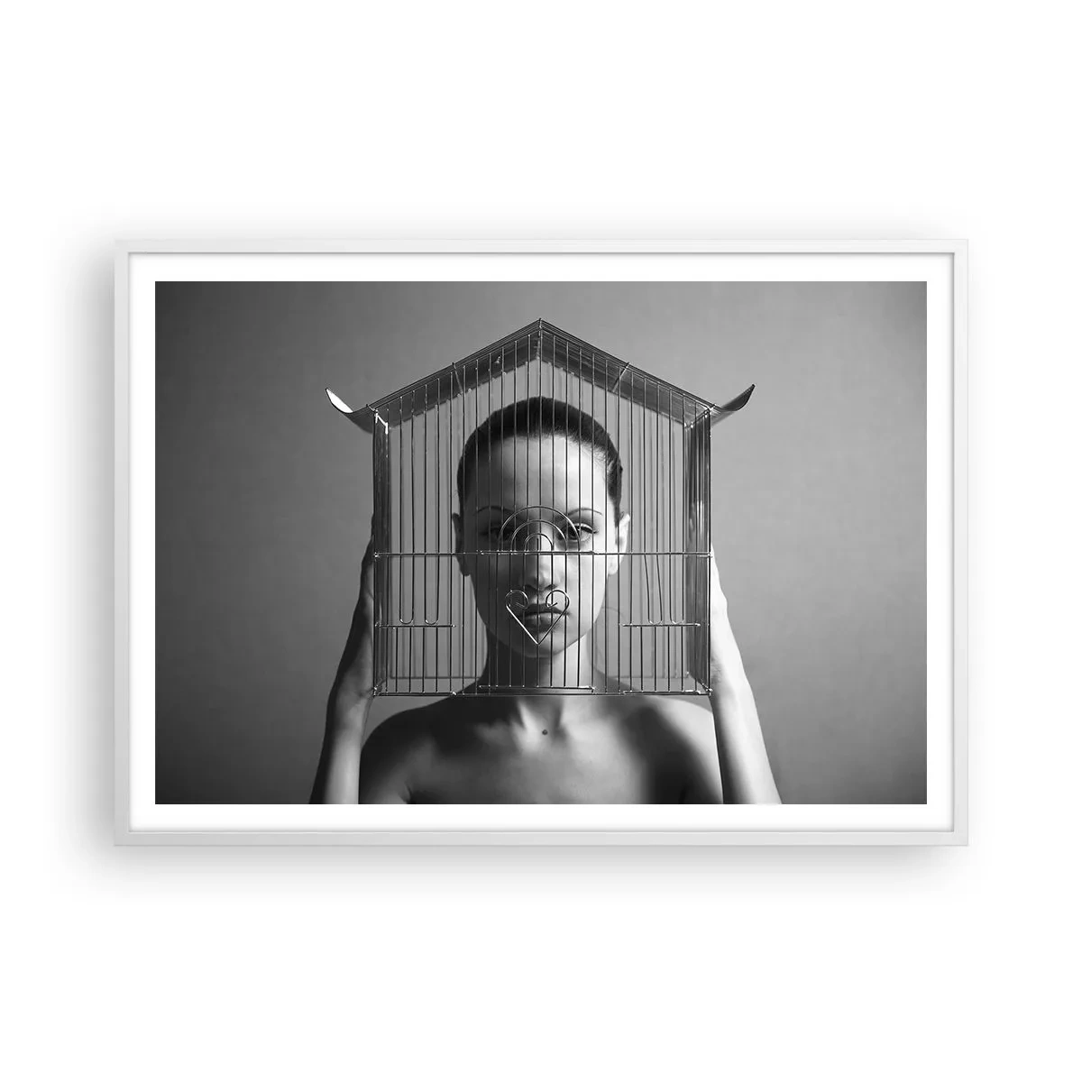 Plakat i hvid ramme - Et lidt surrealistisk portræt - 100x70 cm