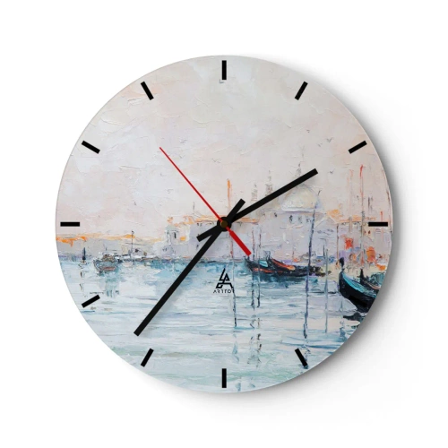 Vægur, Uret - Et impressionistisk maleri af en havn med både på roligt vand. - 30x30cm - Bag vandet, bag tågen, bag tågen - Moderne vægdekoration til stue, køkken og soveværelse ARTTOR
