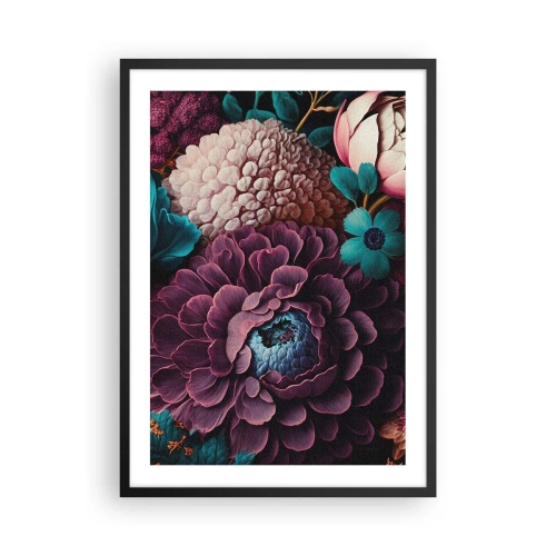 Plakat i sort ramme - Et blomsterarrangement i dybe nuancer - 50x70cm - Natur i overflod - Moderne vægdekoration til stue og soveværelse ARTTOR