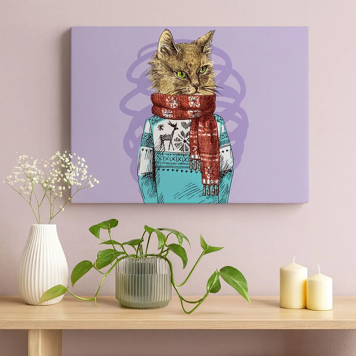 Lærredstryk - Billede på lærred - En kat i en sweater og tørklæde på en lilla baggrund - 70x50cm - En kat ikke kun i sko - Moderne vægdekoration til stue og soveværelse ARTTOR