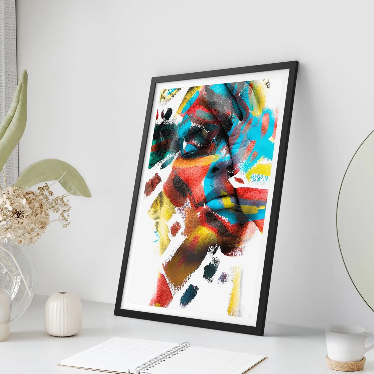 Plakat i sort ramme - Farverig personlighed - 40x50 cm